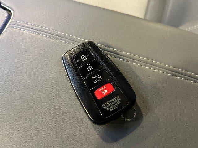 2019 Toyota AVALON HYBRID Limited