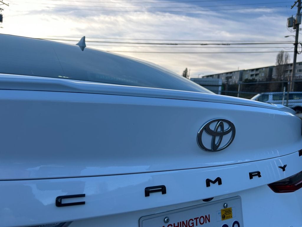 2025 Toyota CAMRY SE