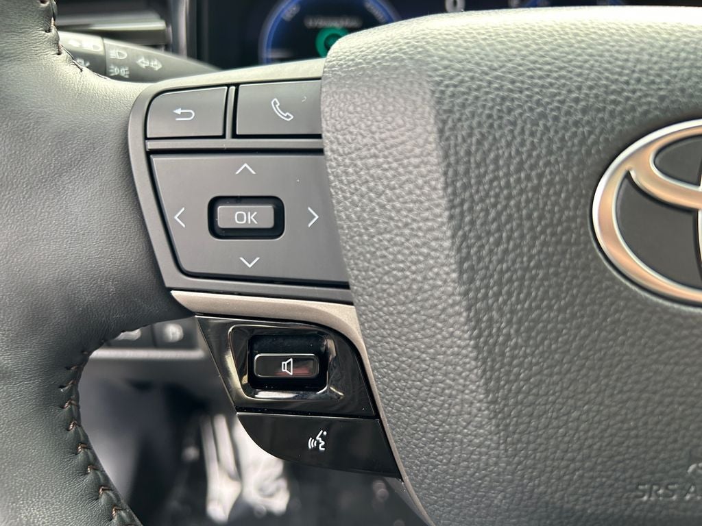 2025 Toyota CAMRY XLE