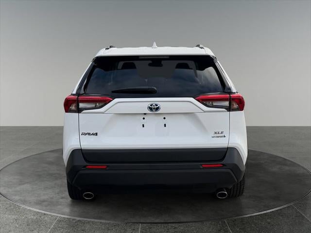 2022 Toyota RAV4 Hybrid XLE