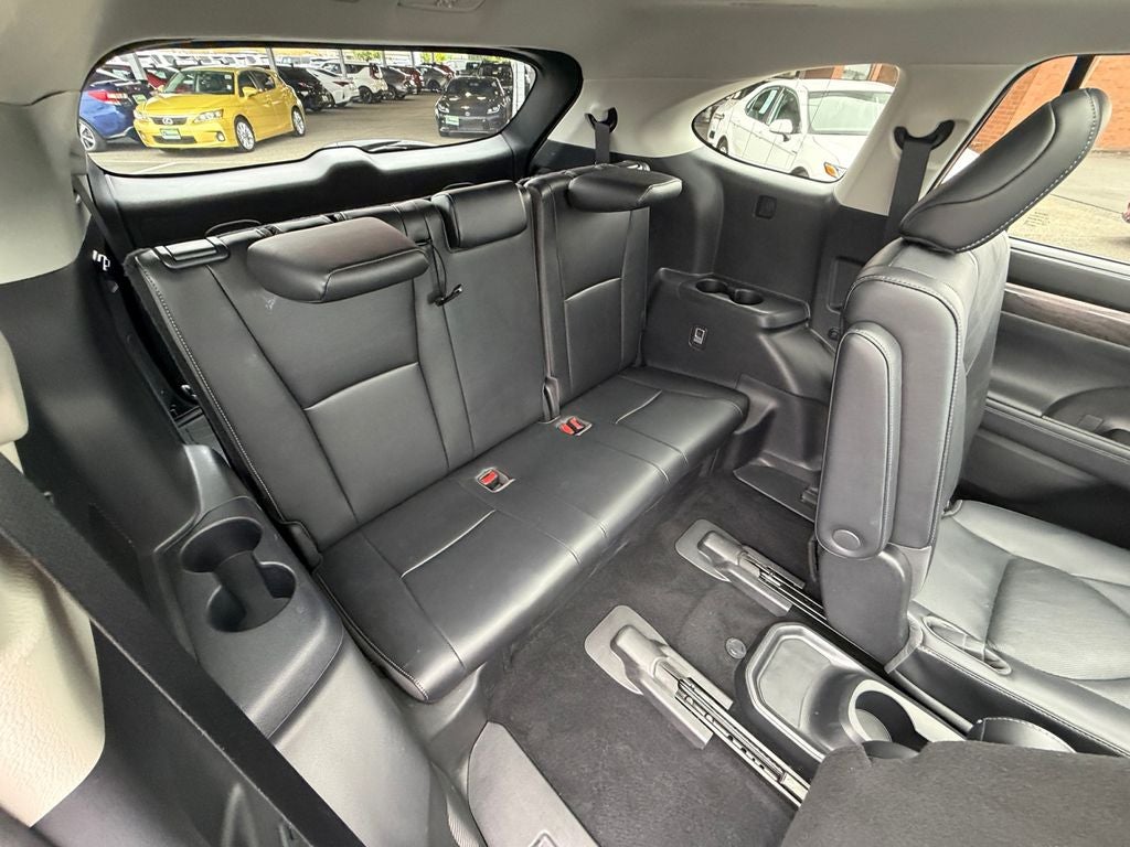 2022 Toyota Highlander Hybrid Platinum