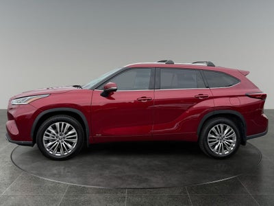 2022 Toyota Highlander Hybrid Platinum