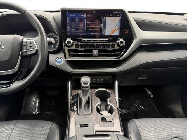 2022 Toyota Highlander Hybrid Platinum