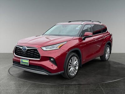 2022 Toyota Highlander Hybrid Platinum