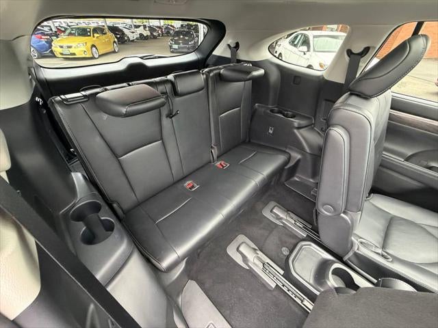 2022 Toyota Highlander Hybrid Platinum