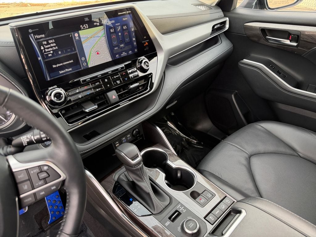 2022 Toyota Highlander Platinum