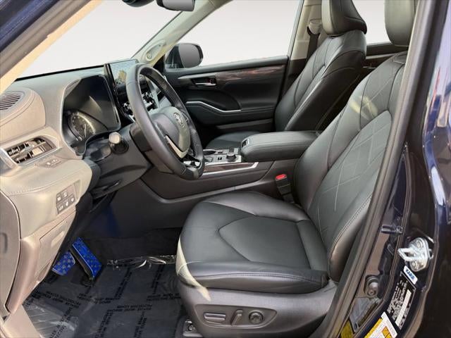 2022 Toyota Highlander Platinum
