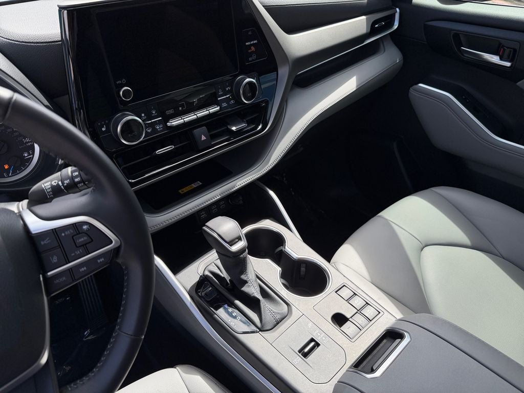 2024 Toyota Highlander Hybrid XLE