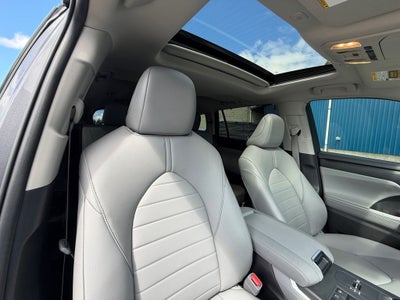 2024 Toyota Highlander Hybrid XLE