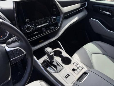 2024 Toyota Highlander Hybrid XLE
