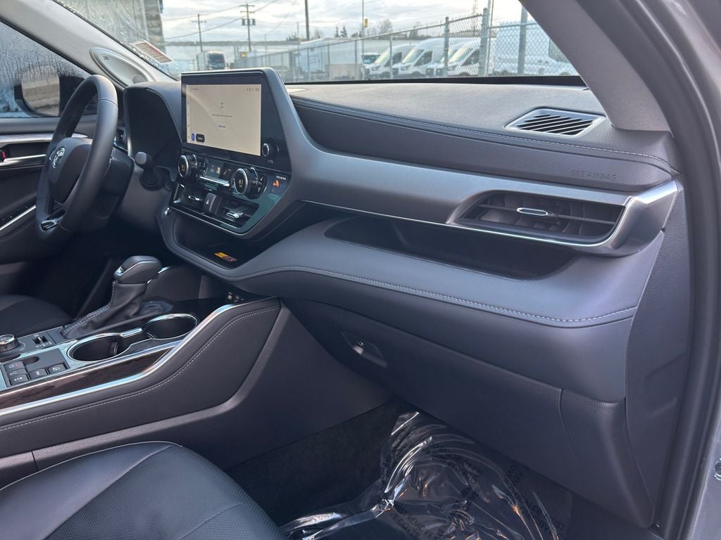 2025 Toyota Highlander Limited