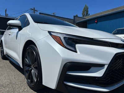 2025 Toyota COROLLA SE