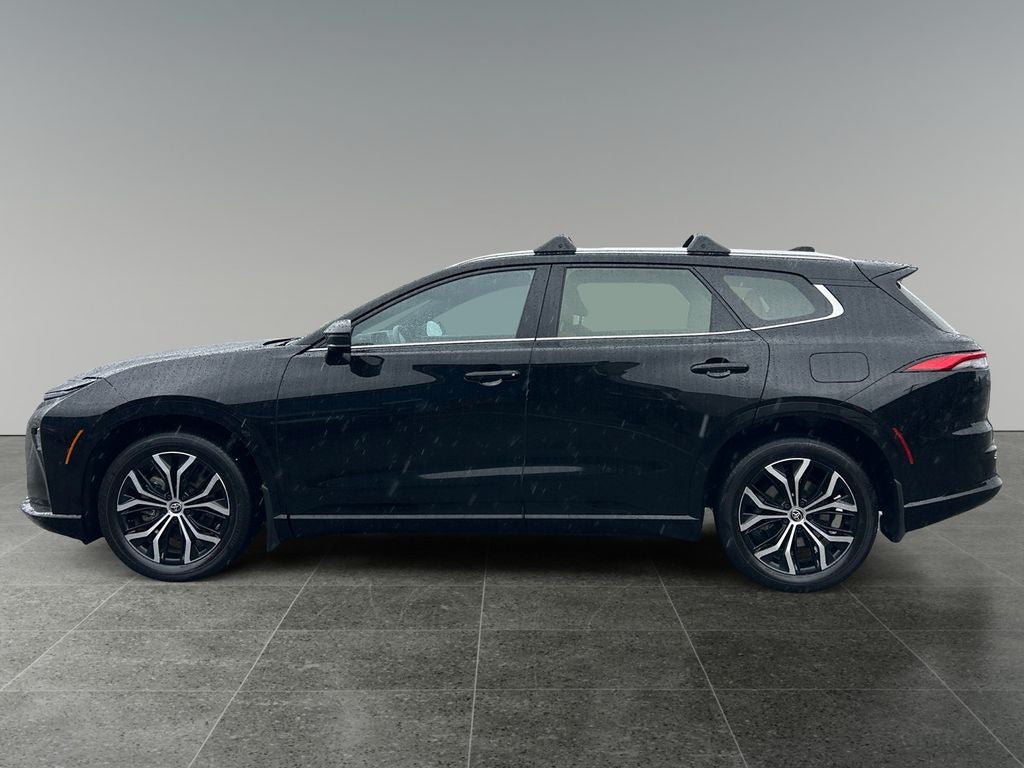 2025 Toyota CROWN SIGNIA XLE