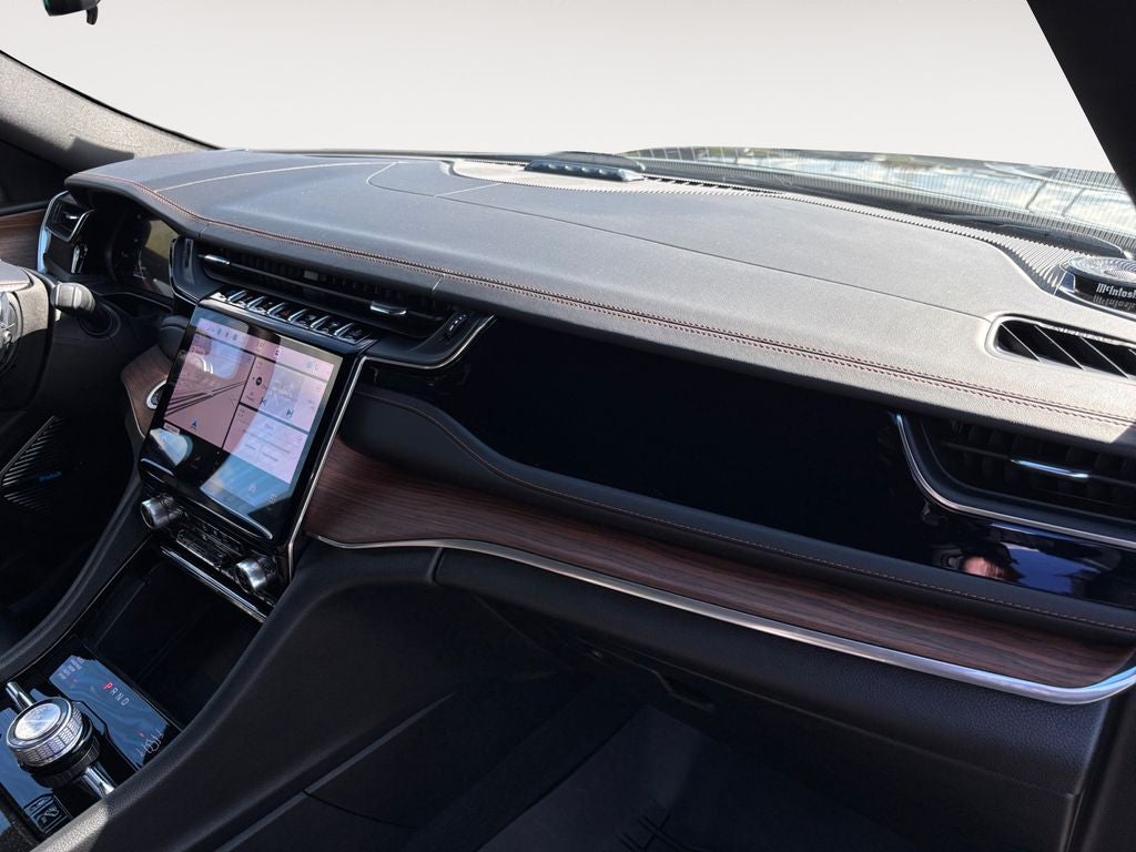 2022 Jeep Grand Cherokee Base