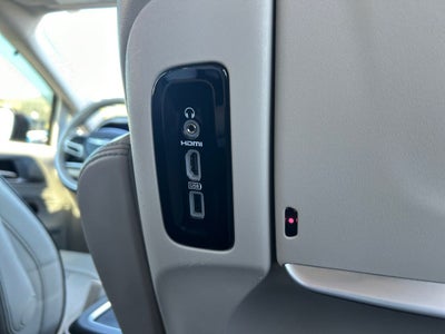 2018 Chrysler Pacifica Hybrid Limited