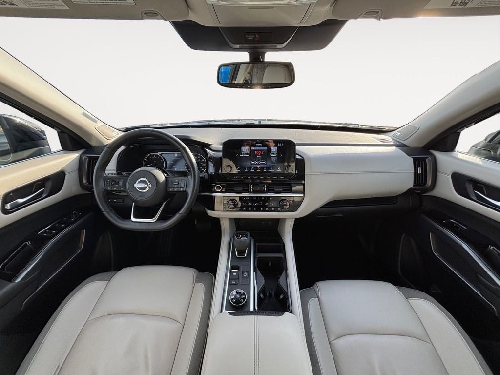 2022 Nissan Pathfinder SL