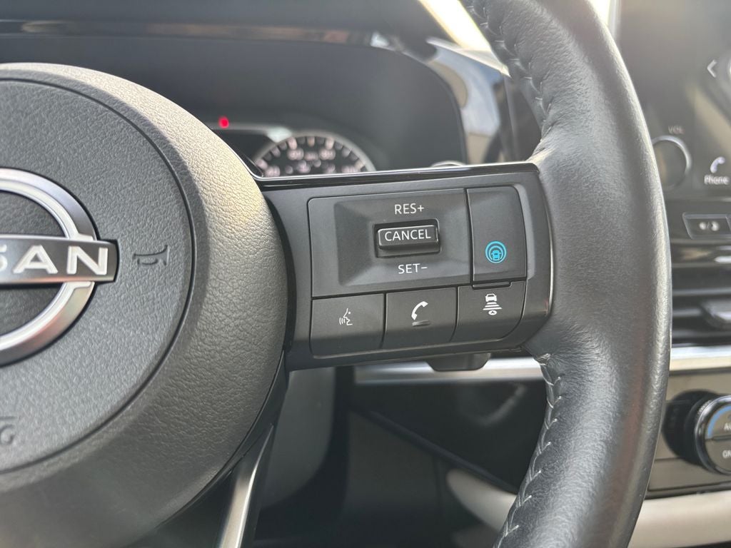 2022 Nissan Pathfinder SL