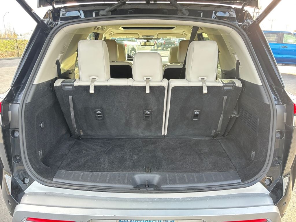 2022 Nissan Pathfinder SL