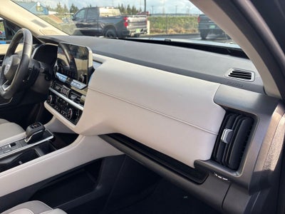 2022 Nissan Pathfinder SL