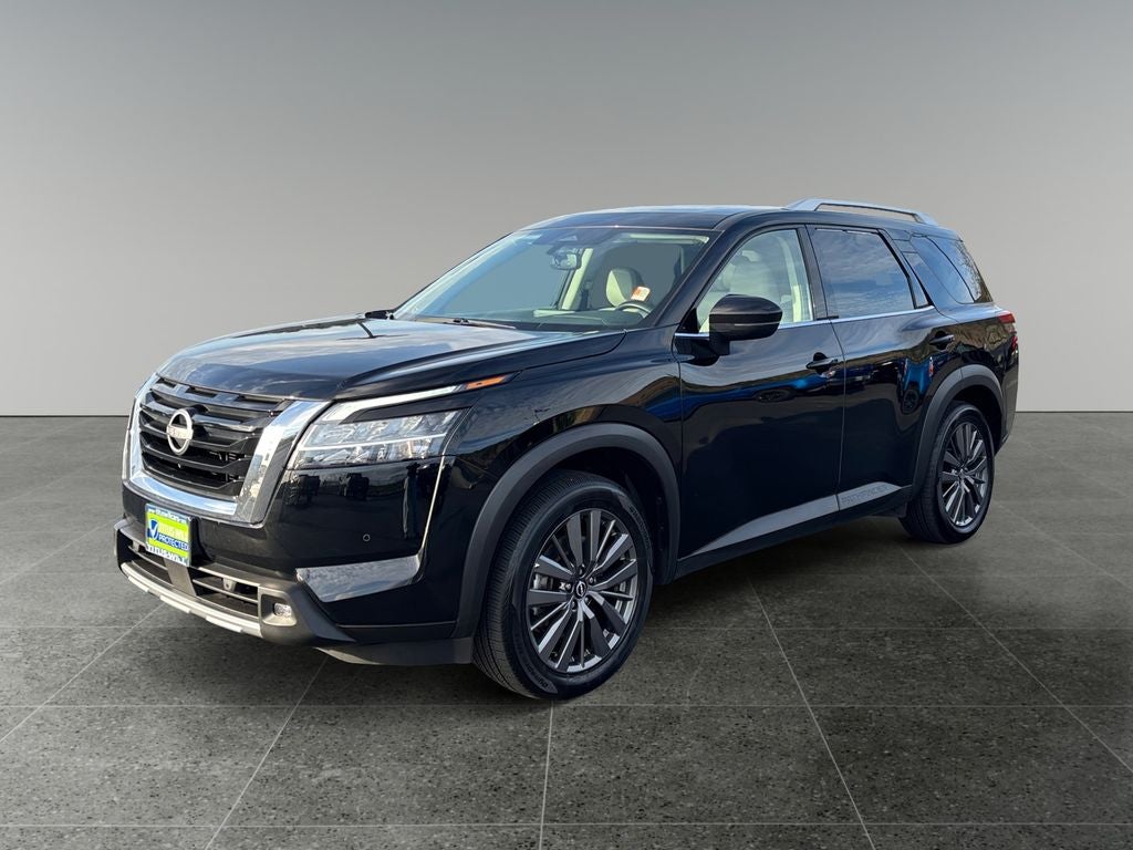 2022 Nissan Pathfinder SL