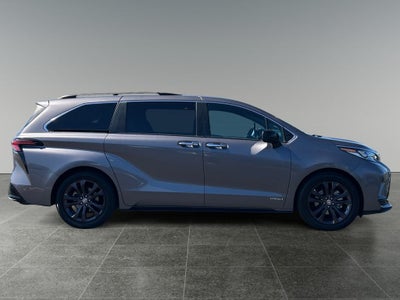 2021 Toyota Sienna XSE 7 Passenger