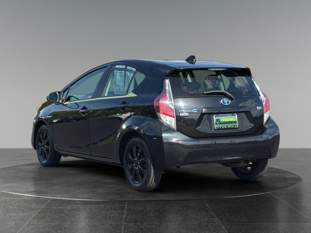 2016 Toyota Prius c Persona Series