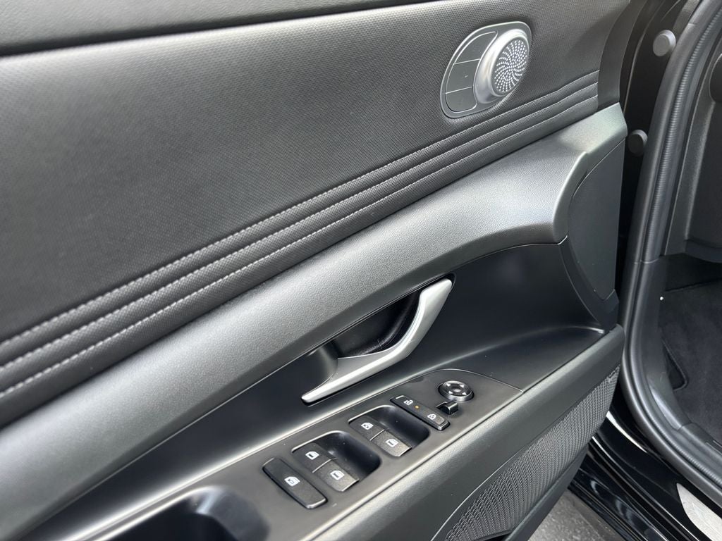 2024 Hyundai Elantra Hybrid Limited