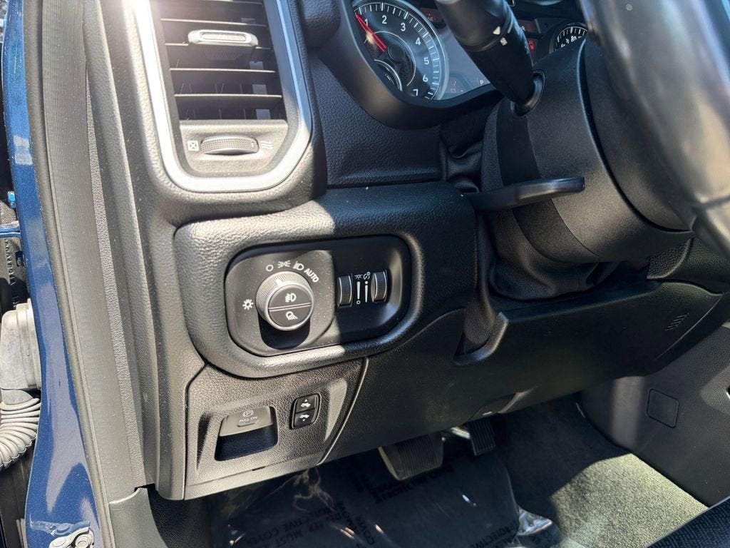 2021 RAM 1500 Laramie Crew Cab 4x4 5'7" Box