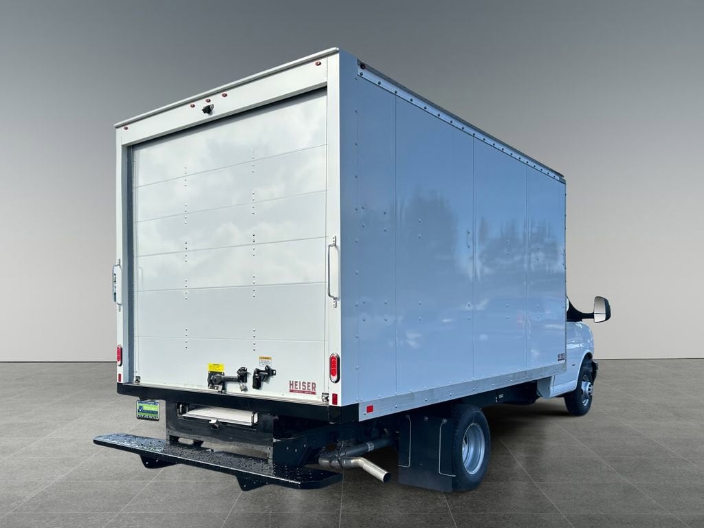 2025 Chevrolet Express Cutaway 3500 1WT