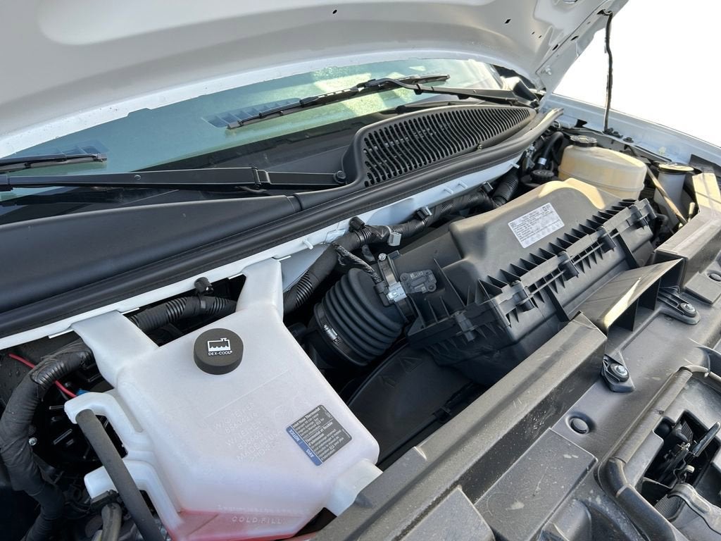 2025 Chevrolet Express Cutaway 3500 1WT
