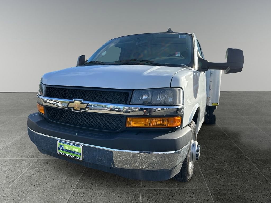 2025 Chevrolet Express Cutaway 3500 1WT