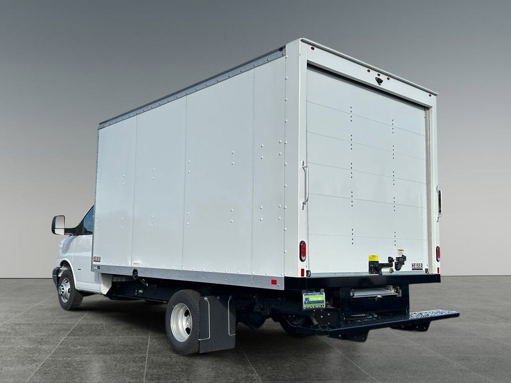 2025 Chevrolet Express Cutaway 3500 1WT
