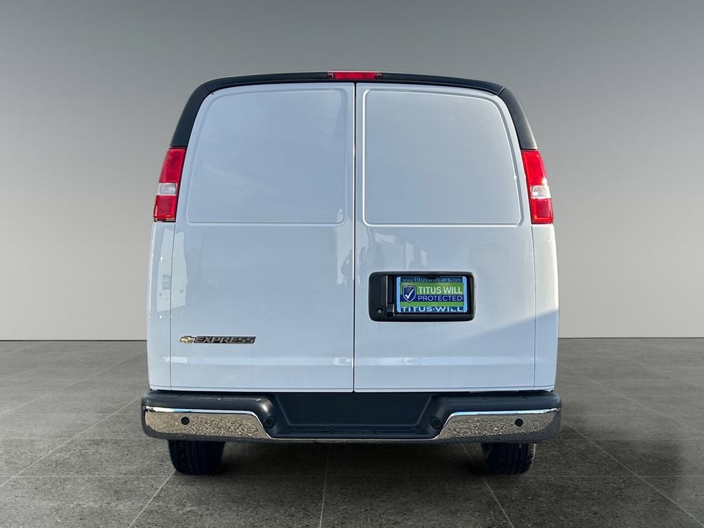 2025 Chevrolet Express Cargo WT