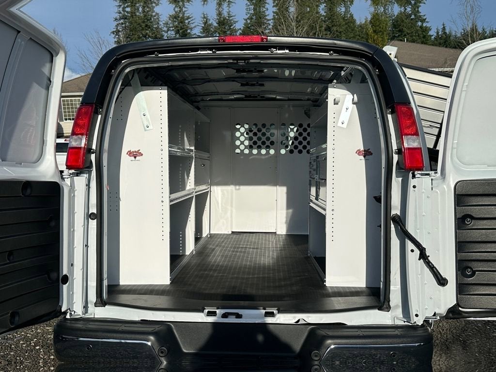 2025 Chevrolet Express Cargo WT