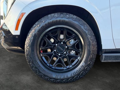 2025 GMC Yukon AT4
