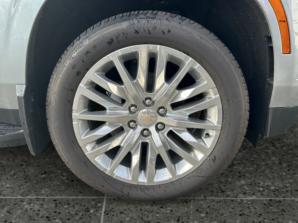 2026 Chevrolet Suburban Premier - Photo 10