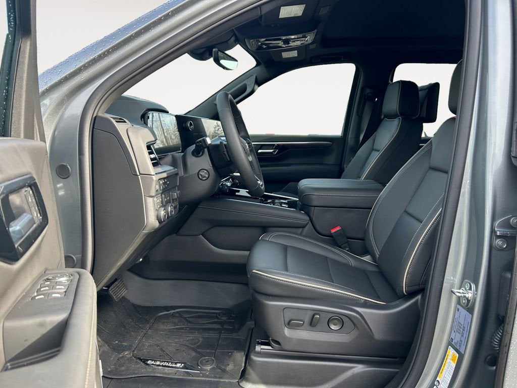 2026 Chevrolet Suburban Premier - Photo 16