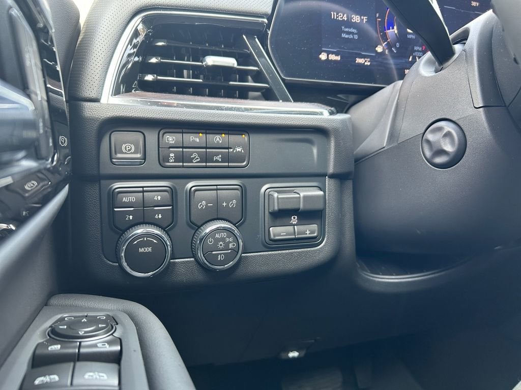 2026 Chevrolet Suburban Premier - Photo 22