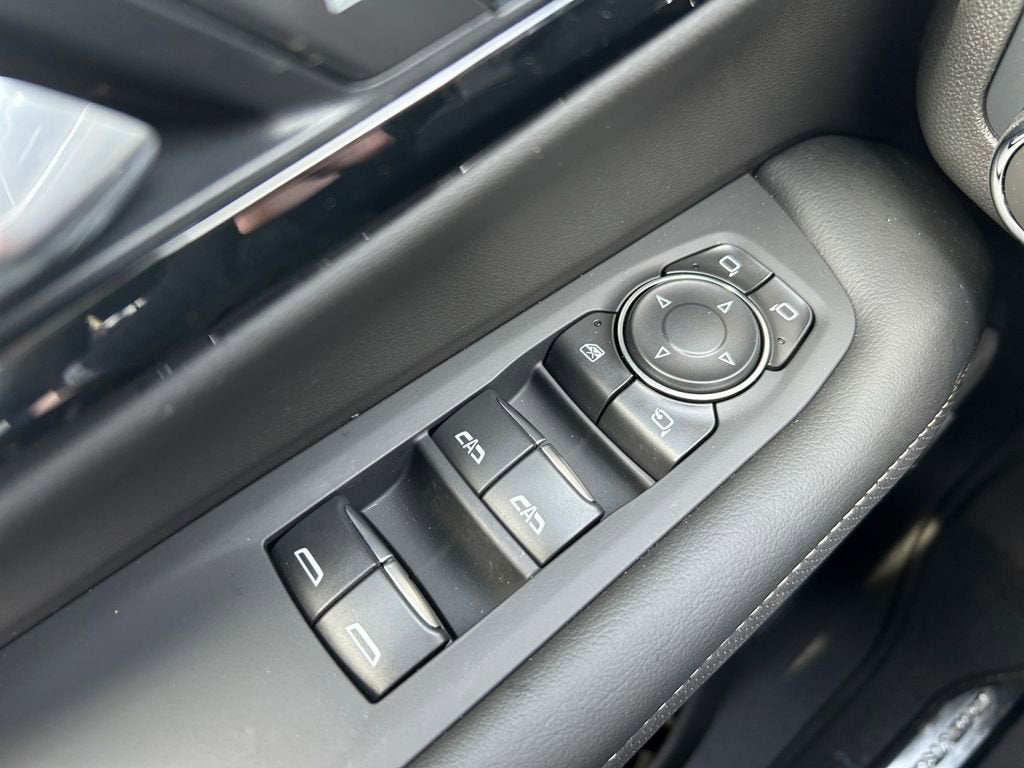 2026 Chevrolet Suburban Premier - Photo 24