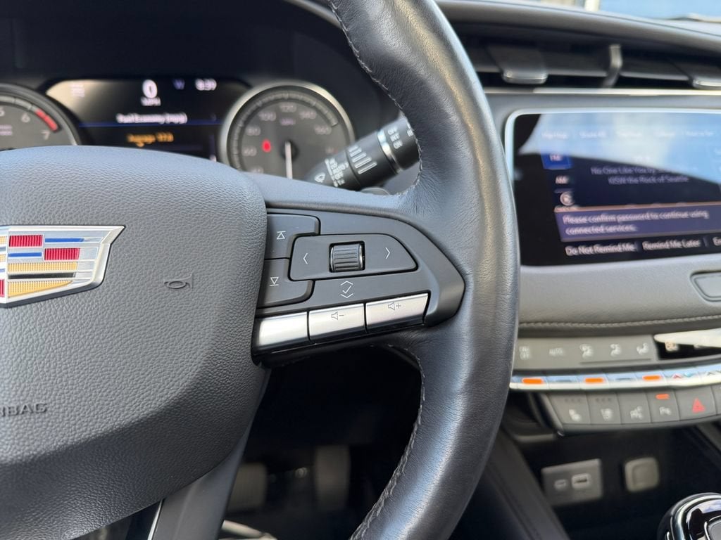 2023 Cadillac XT4 Premium Luxury