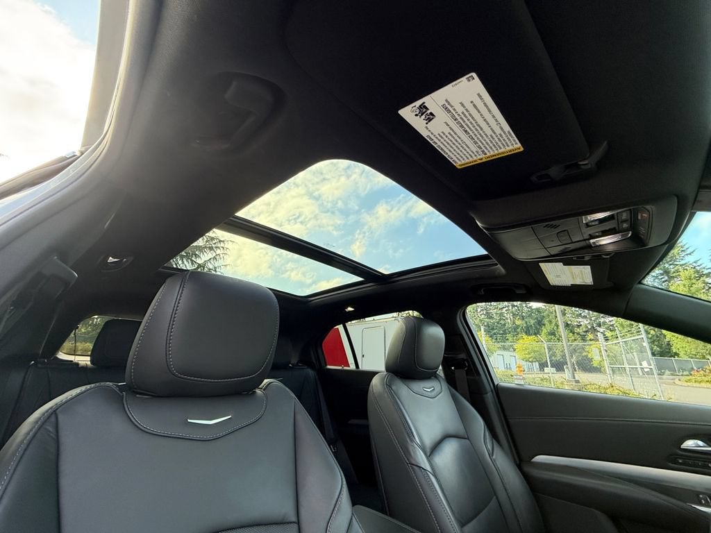 2023 Cadillac XT4 Premium Luxury