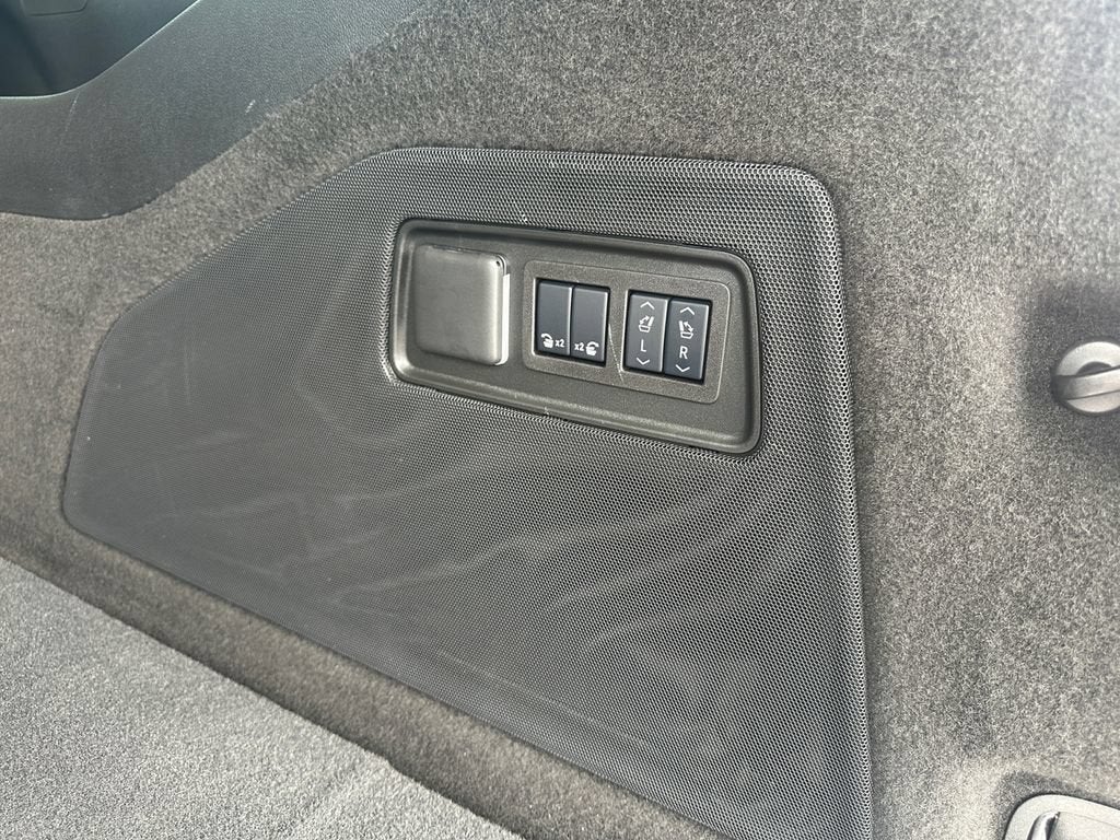 2025 Cadillac Escalade ESV Premium Luxury Platinum