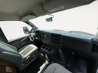 2025 Chevrolet Express Cutaway 3500 1WT