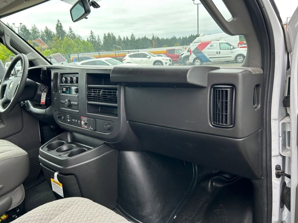 2025 Chevrolet Express Cutaway 3500 1WT