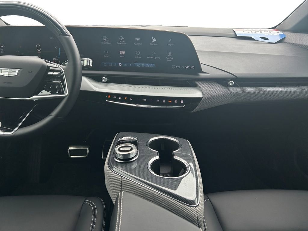 2025 Cadillac OPTIQ Luxury 1