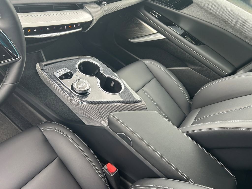 2025 Cadillac OPTIQ Luxury 1