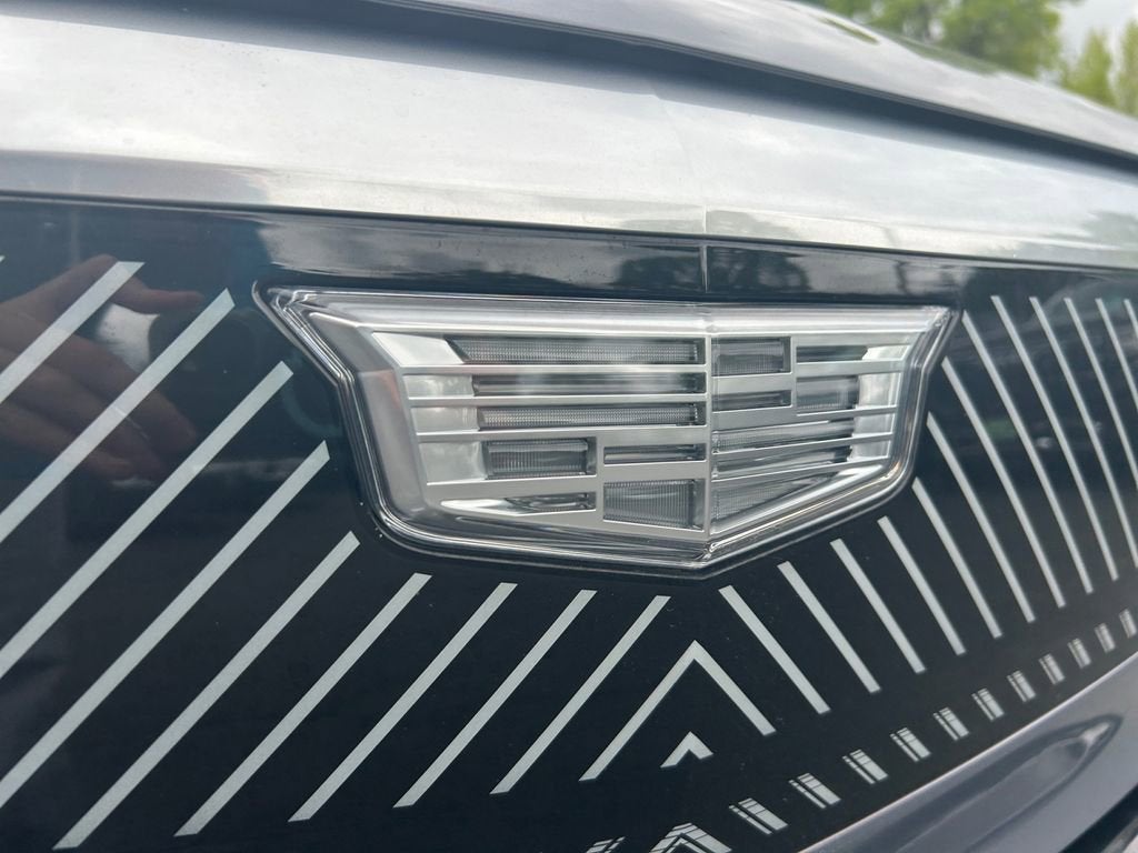 2025 Cadillac OPTIQ Luxury 1