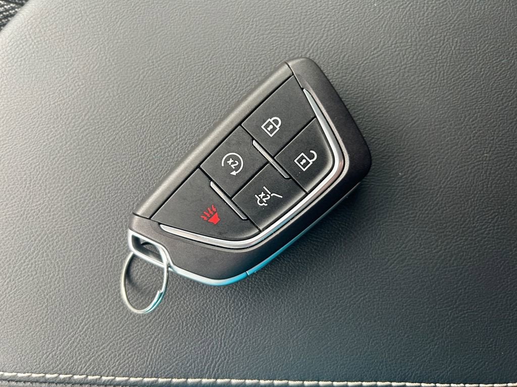 2025 Cadillac OPTIQ Luxury 1