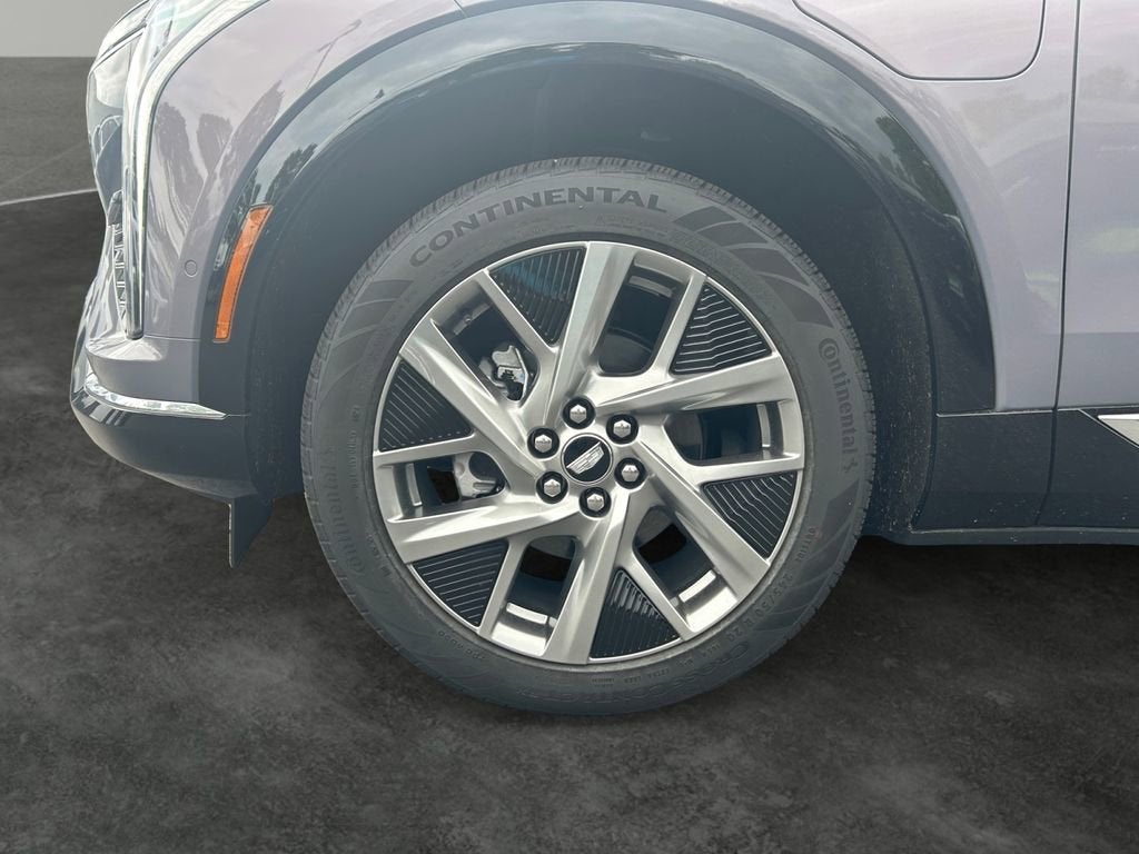 2025 Cadillac OPTIQ Luxury 1