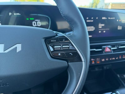 2025 Kia Niro SX